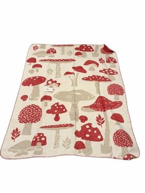 DOCOFIL mushroom blanket 51x67 nwt